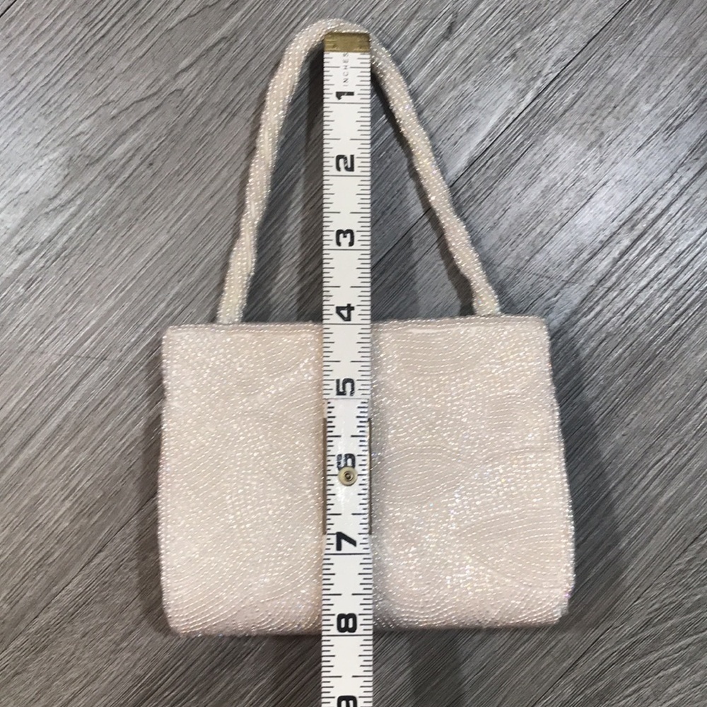 La Regale Vintage US Patent White All‎ Seed Bead Wedding/Evening Handbag - Picture 9 of 10